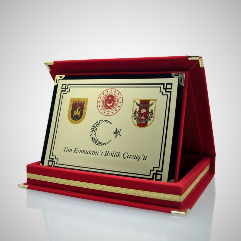 Kişiye Özel Plaketler: Unutulmaz Bir Hediye Seçeneği
