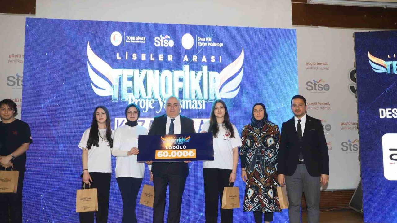 Öğrencilerin ‘Teknofikir’ projeleri ödüle layık görüldü