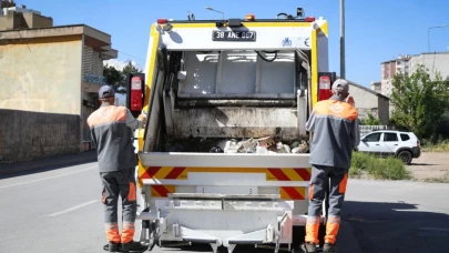 Melikgazi’de günlük 440 ton çöp toplanıyor, 700 km yol süpürülüyor