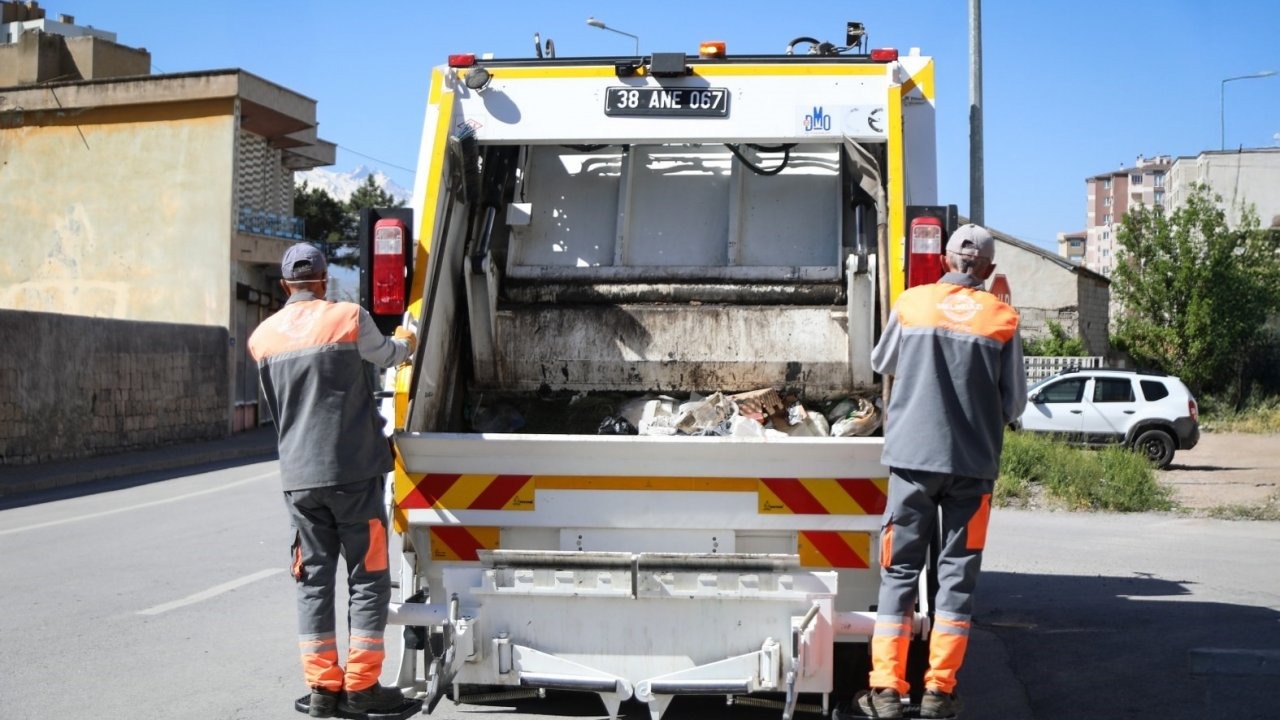 Melikgazi’de günlük 440 ton çöp toplanıyor, 700 km yol süpürülüyor