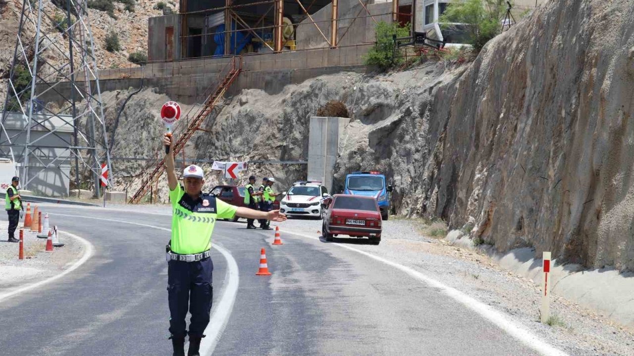 Karaman Jandarması Bayram Trafiğinde Denetimlerini Artırdı