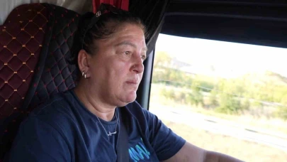 "Evde Otur" Diyenlere Aldırış Etmiyor: Kadın Tır Şoförü Meliha Şentürk Yollarda!