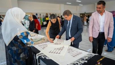 Gölbaşı Belediyesi kursiyerlerin ürünlerini sergiledi