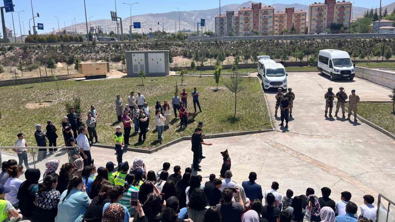 Jandarma 186. yılında çocuklarla buluştu