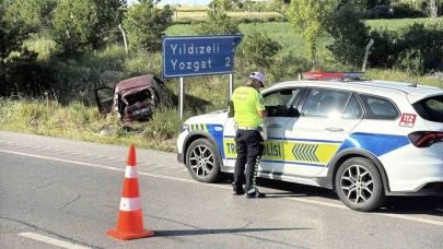 Sivas'ta Otomobil Şarampole Uçtu: 3 Yaralı