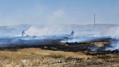 Karaman'da Yüksek Gerilim Hattı Yangını: 40 Dönüm Buğday Tarlası Kül Oldu