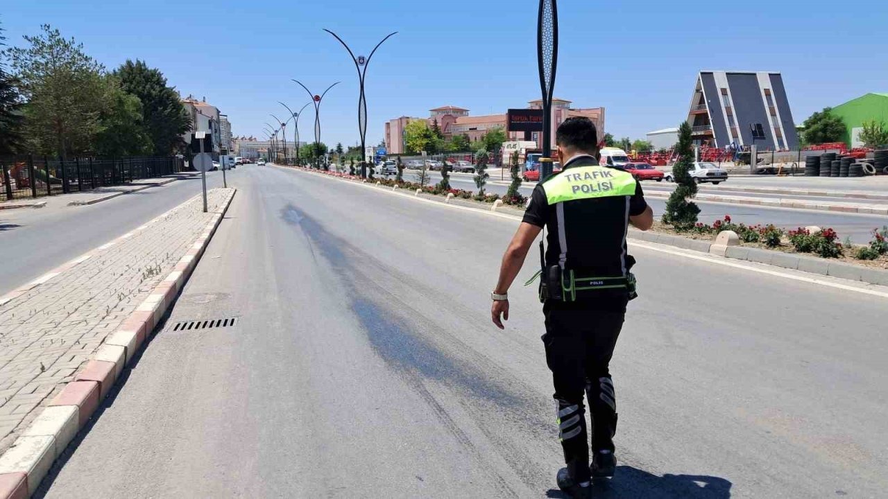 Karaman’da Motosiklet Yağa Kapıldı: Genç Sürücü Yaralandı