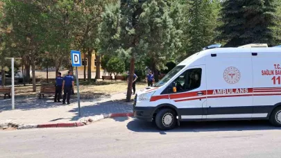 Karaman’da Parkta Bıçaklı Kavga: 1 Kişi Yaralandı