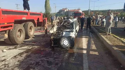 Konya’da feci kaza: Otomobil ile tır çarpıştı, 3 ölü