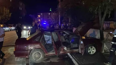 Karaman’da Park Halindeki Otomobil Alev Aldı