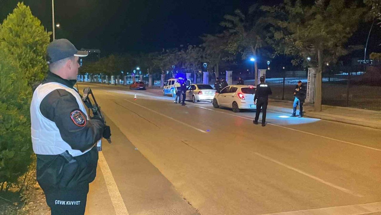 Karaman polisinden kent merkezinde ’şok’ asayiş uygulaması-1