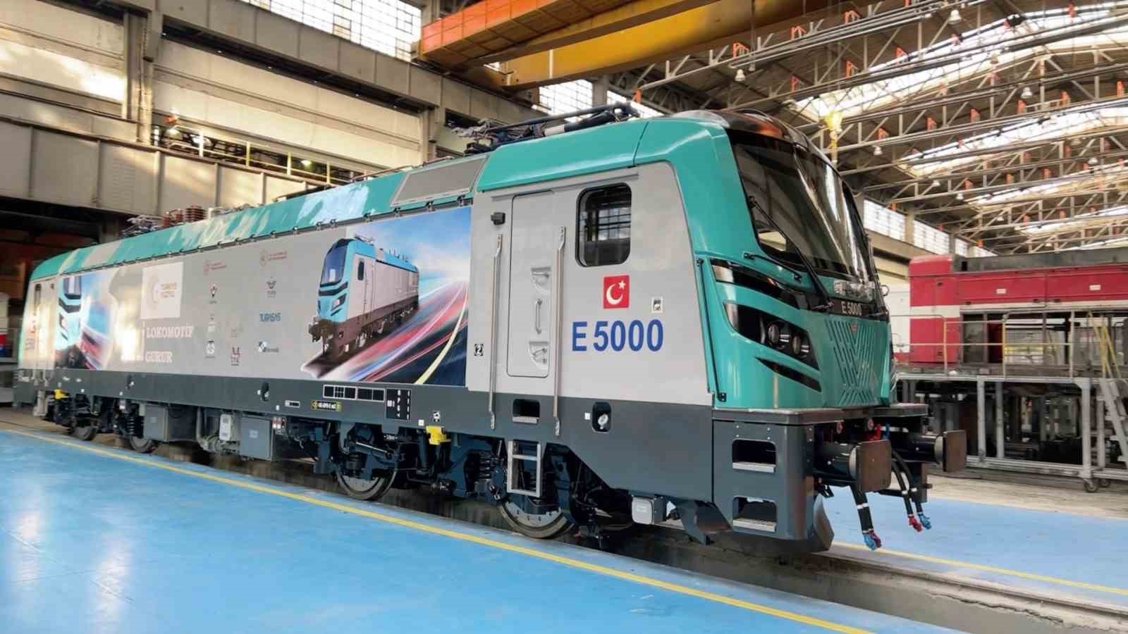 2023/04/ilk-yerli-ve-milli-elektrikli-anahat-lokomotifi-e5000-raylara-iniyor-20230418AW87-4.jpg
