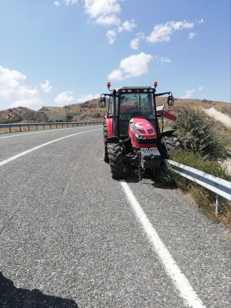 2023/07/traktorun-freni-bosaldi-4-yarali-20230724AW94-1.jpg