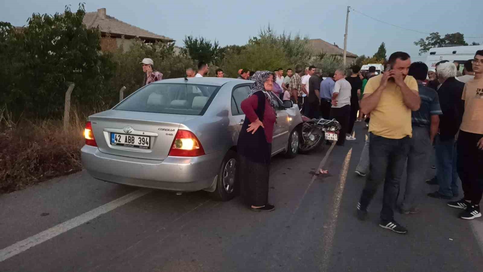 Konya'da otomobil motosikletle çarpıştı: 2 yaralı-3
