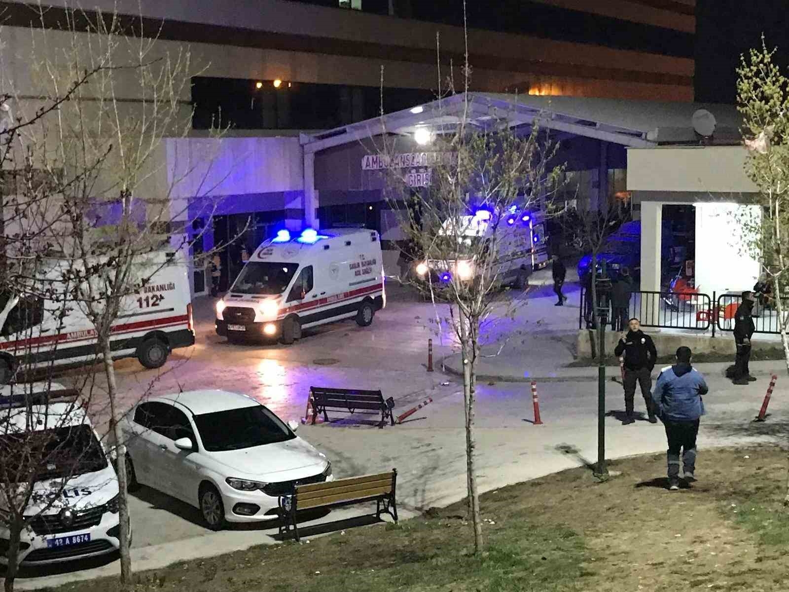 Konya'da bıçaklı sopalı kavga: 5 yaralı-1