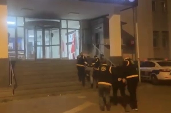 Kayseri'de hırsızlıktan 55 suç kaydı bulunan 2 şahıs yakalandı-3