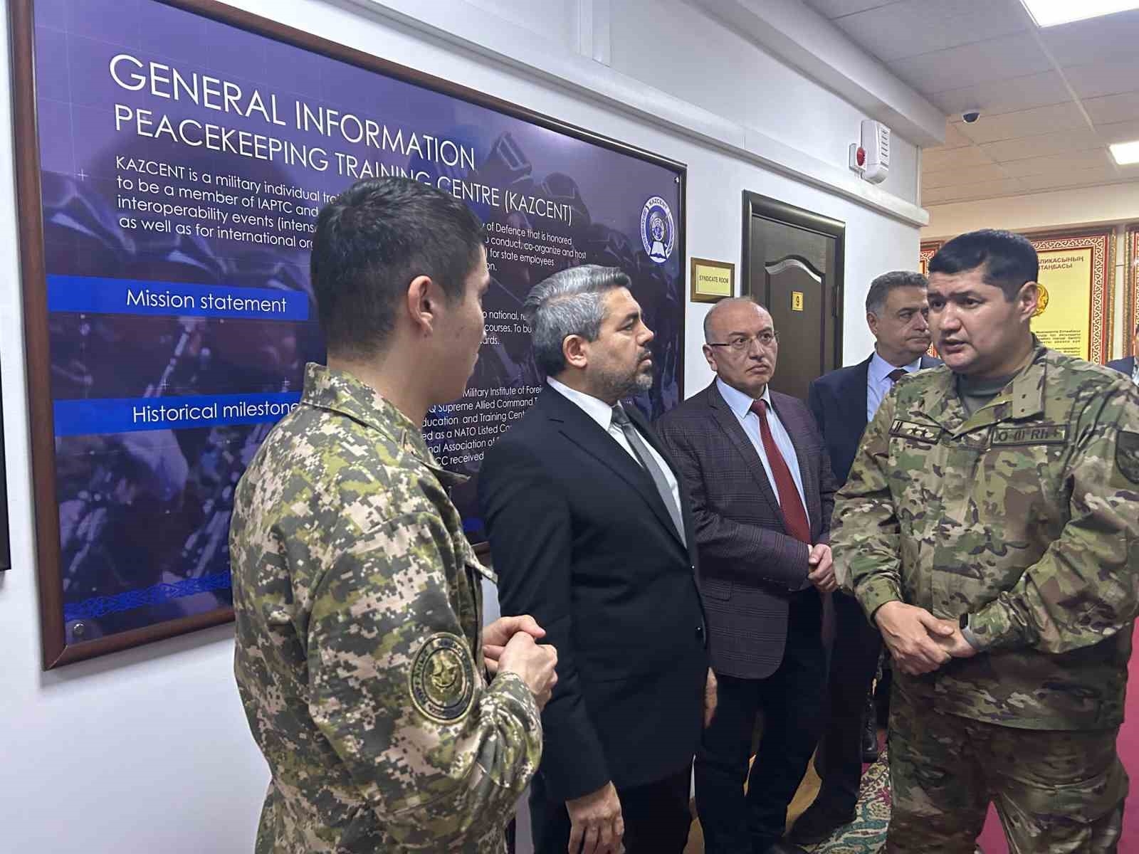TİKA Başkan Yardımcısı Yorulmaz, Kazakistan'da kurulan Türkçe sınıfını ziyaret etti-2