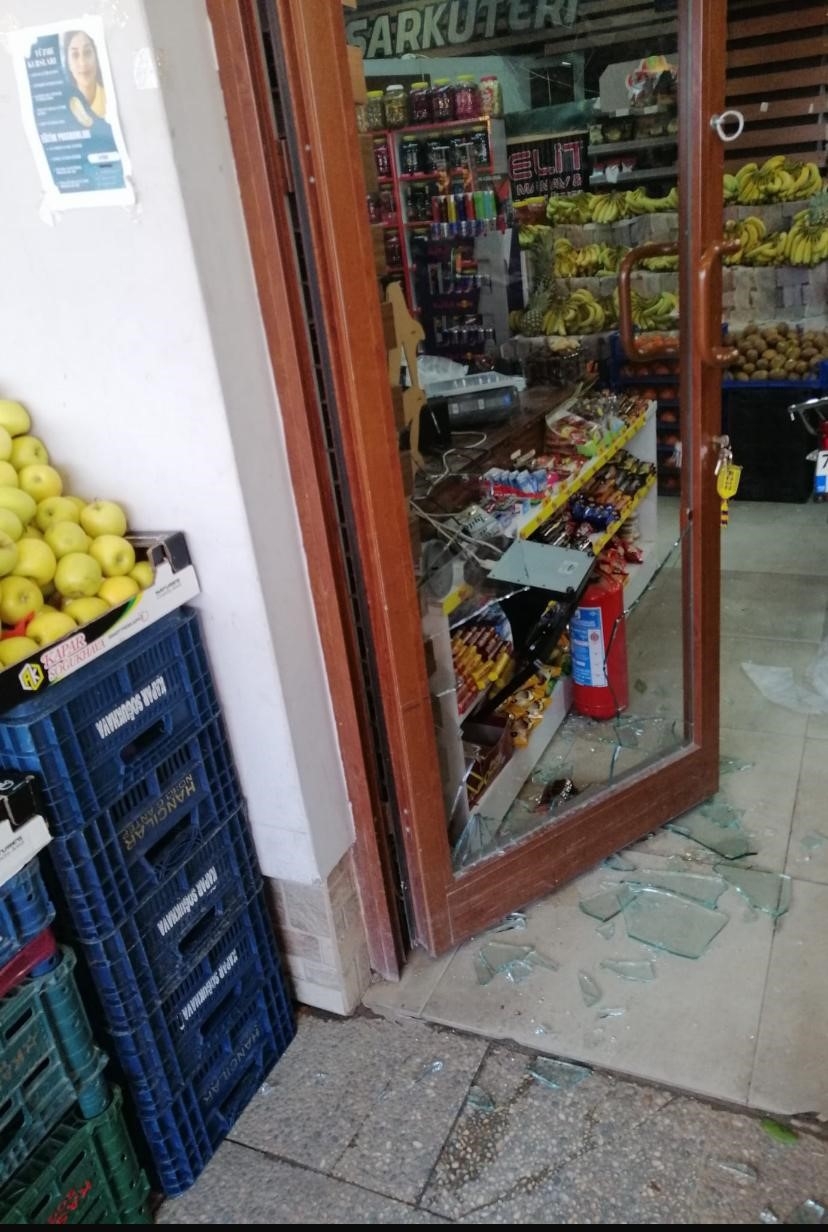 Karaman'da hırsız girdiği iş yerinin kameralarını da çaldı-7