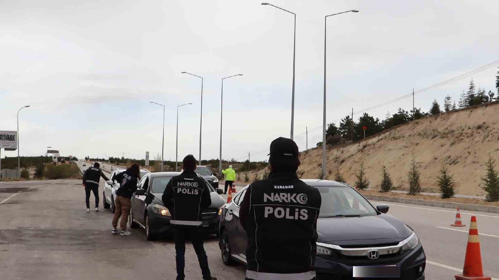 Karaman'da 8 adet ruhsatsız silah ele geçirdi-2