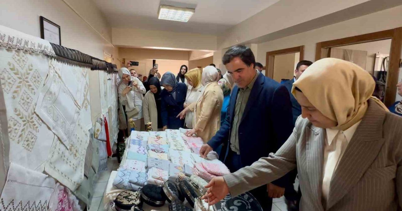 Yıl boyu hazırladıkları ürünleri gururla sergilediler-2