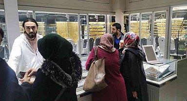 Aksaray'da yılbaşı öncesi döviz mevduatları altına dönüştürülüyor