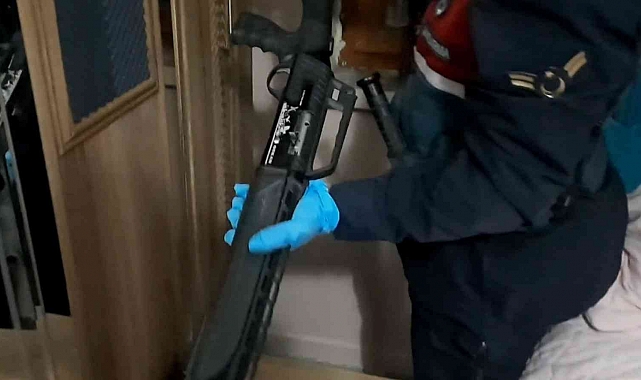 Kanepeden esrar, gardıroptan tüfek çıktı