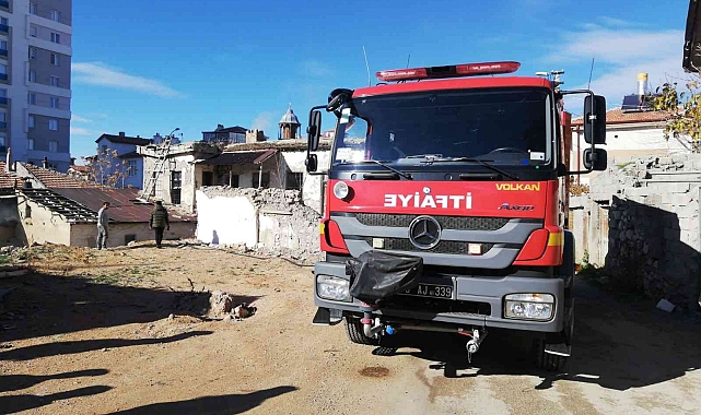 Karaman'da metruk evde yangın çıktı