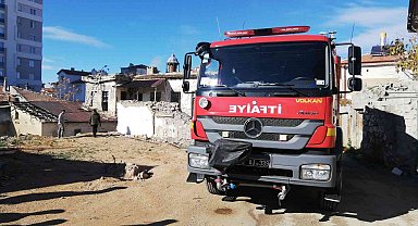 Karaman'da metruk evde yangın çıktı