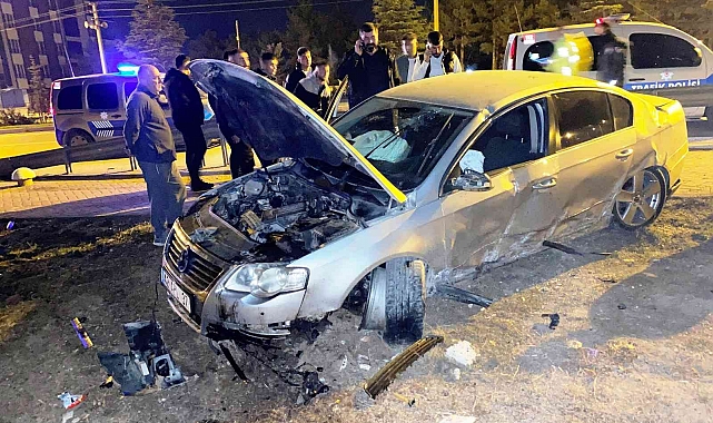 Kontrolden çıkan otomobil bariyerlere çarptı: 1 yaralı