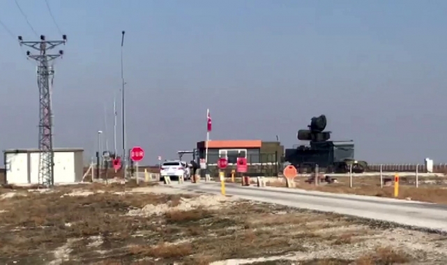 Konya'da askeri uçak düştüğü ihbarı üzerine Konya Adana karayolu civarına ekipler sevk edildi.