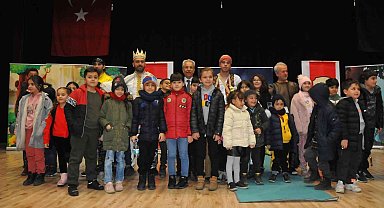 Akşehir'de çocuklar tiyatroyla buluştu
