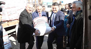 Develi Belediyesi'nden çiftçilere gacer tohumu desteği