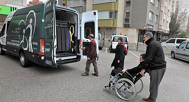 Karatay Belediyesinden "Engelsiz Ulaşım Aracı"