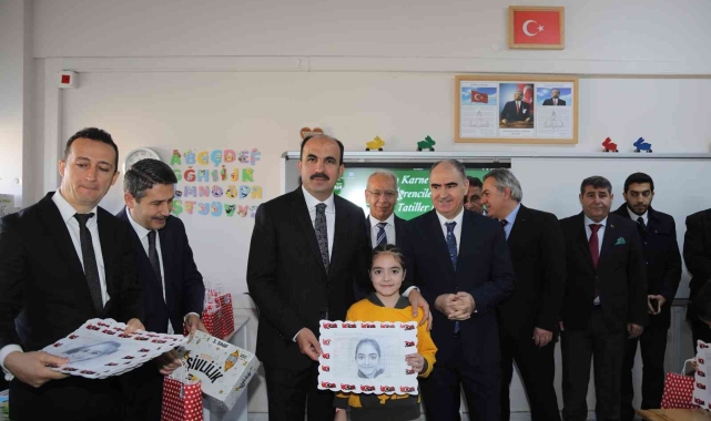 Konya'da 496 bin 108 öğrenci karne heyecanı yaşadı