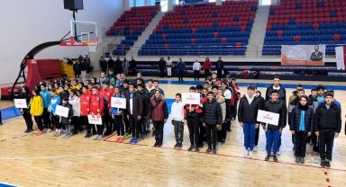 Niğde'de atletizmde 12 ilden 400 sporcu yarışacak