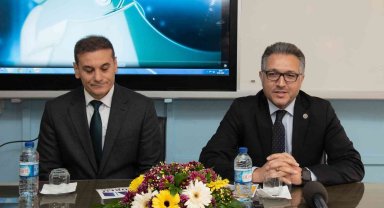 Rektör Aksoy lise öğrencileriyle söyleşiye katıldı