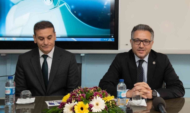 Rektör Aksoy lise öğrencileriyle söyleşiye katıldı