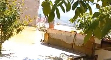 Barajın ana borusu patladı, köyü su bastı
