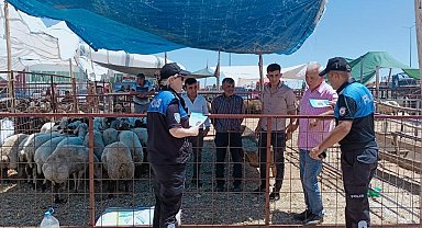 Karaman'da kurban pazarında broşürlü sahte para uyarısı
