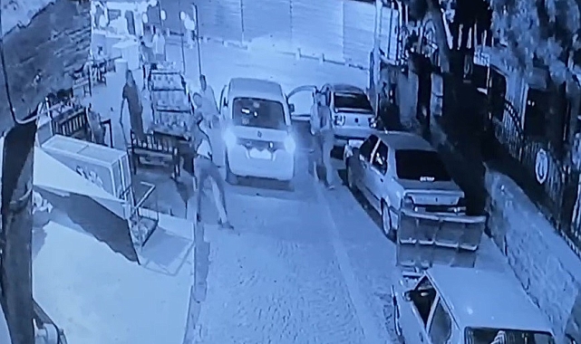 Alacak verecek kavgasında 1 kişinin vurulma anı kamerada