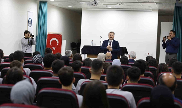 Başkan Palancıoğlu'ndan öğrencilere altın öğütler