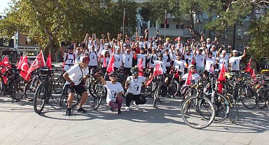 Balıkesir'de 100. yılda 100 bisikletliyle tur