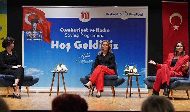 Beylikdüzü'nde "Cumhuriyet ve Kadın" söyleşisi düzenlendi