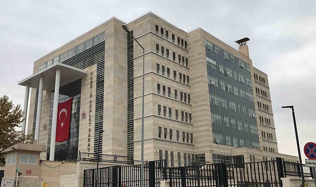 Elazığ'da üzerlerinde ruhsatsız tabanca ele geçirilen 3 şahsa işlem yapıldı