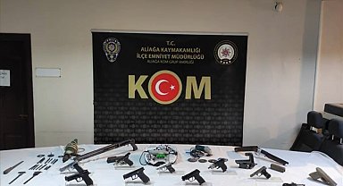 İzmir'de yasa dışı silah ticareti yapan 3 ayrı çete çökertildi