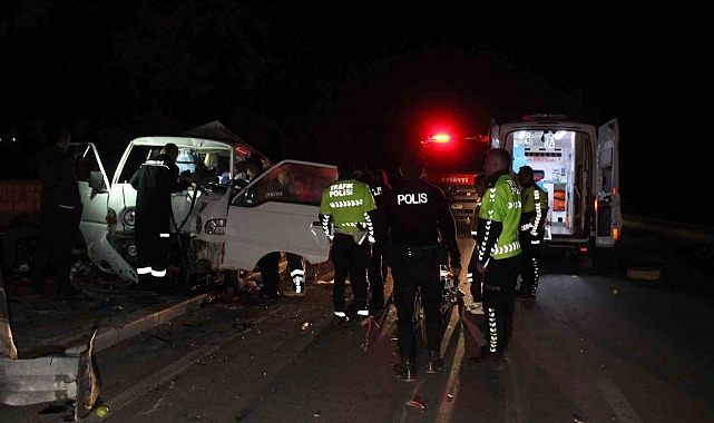 Karaman'da kamyonette sıkışan sürücü için ekipler seferber oldu