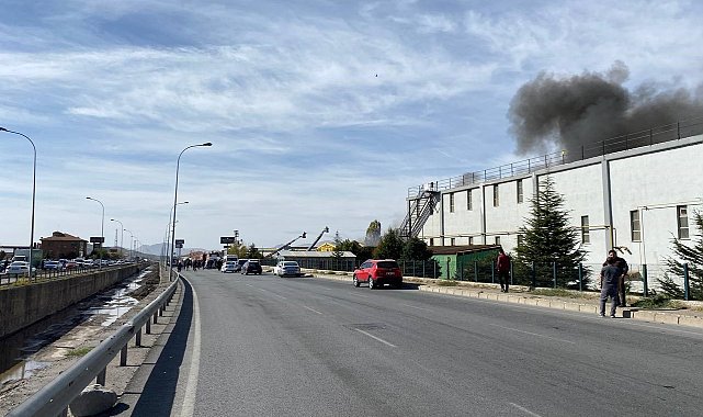Kayseri'de fabrika yangını: Ekipler müdahale ediyor