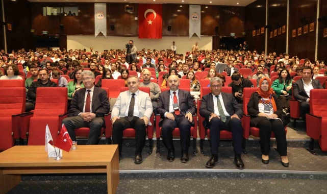 TUSAŞ Genel Müdür Yardımcısı Dr. Selman Nas, ERÜ'de Panele Katıldı