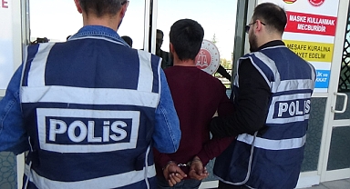 Üvey babasını bıçaklayarak öldüren zanlı tutuklandı