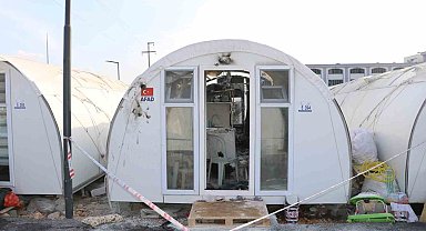 Vinç elektrik tellerine değdi, akıma kapılan depremzede hayatını kaybetti